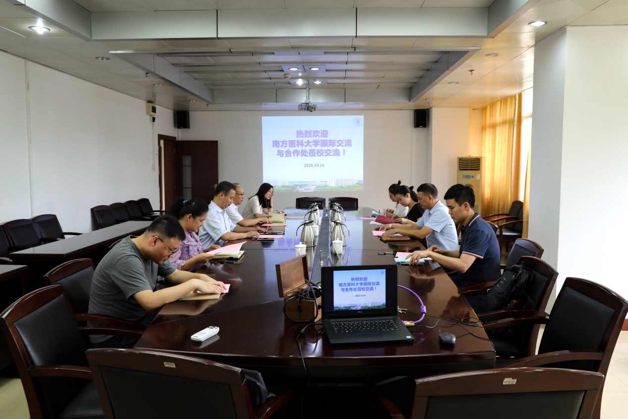 交流现场10月16日,南方医科大学国际交流与合作处负责人许红斌一行