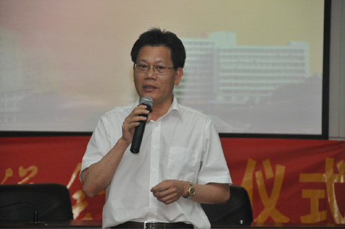 我校学生工作队伍读说会成立