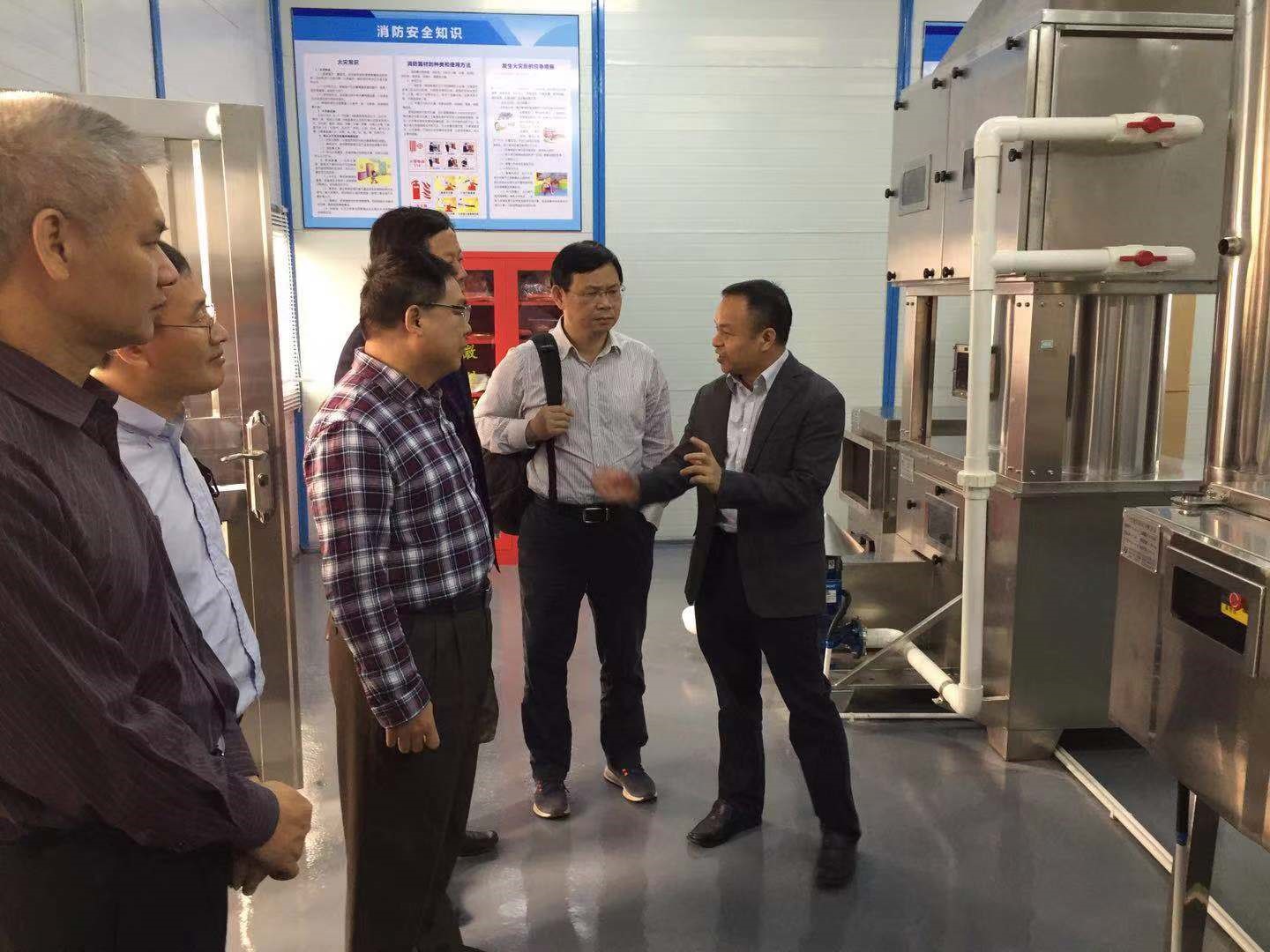 广东省科技厅专家考察广东省石油化工污染过程与控制重点实验室建设情况
