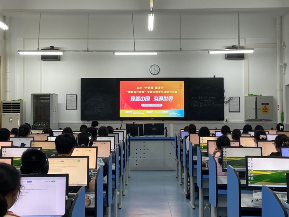 说明: 说明: 会议室里的人们描述已自动生成 说明: 说明: 会议室里的人们描述已自动生成
