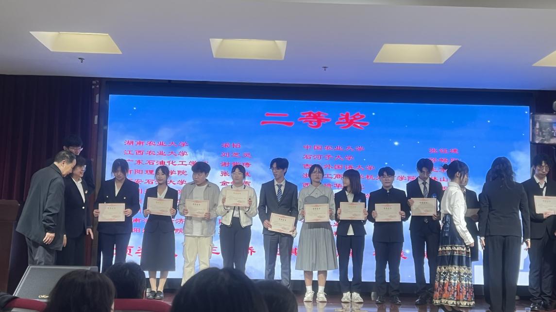 说明: 日语演讲比赛照片 说明: 日语演讲比赛照片